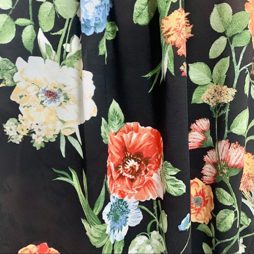 Black Floral Cap Sleeve Sheer Button-Back Blouse - Picture 9 of 13